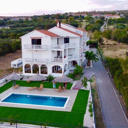 Apartmani Viktorija Vrana  Dış mekan fotoğraf
