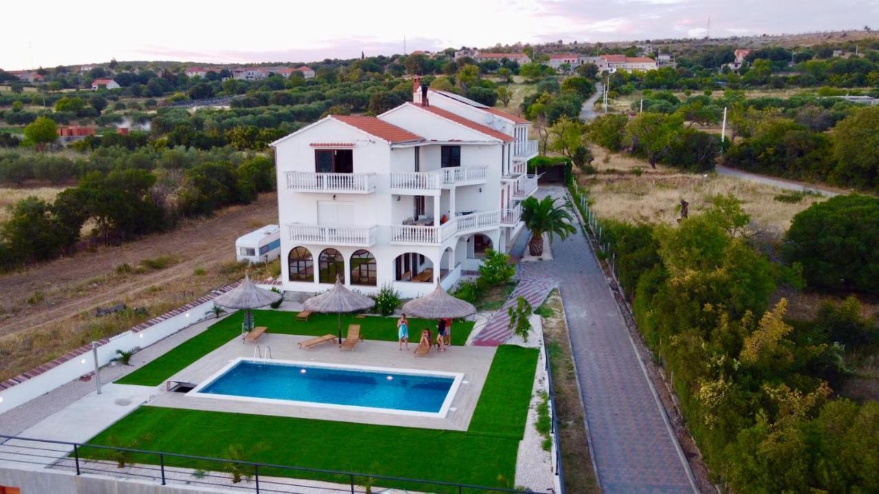 Apartmani Viktorija Vrana  Dış mekan fotoğraf