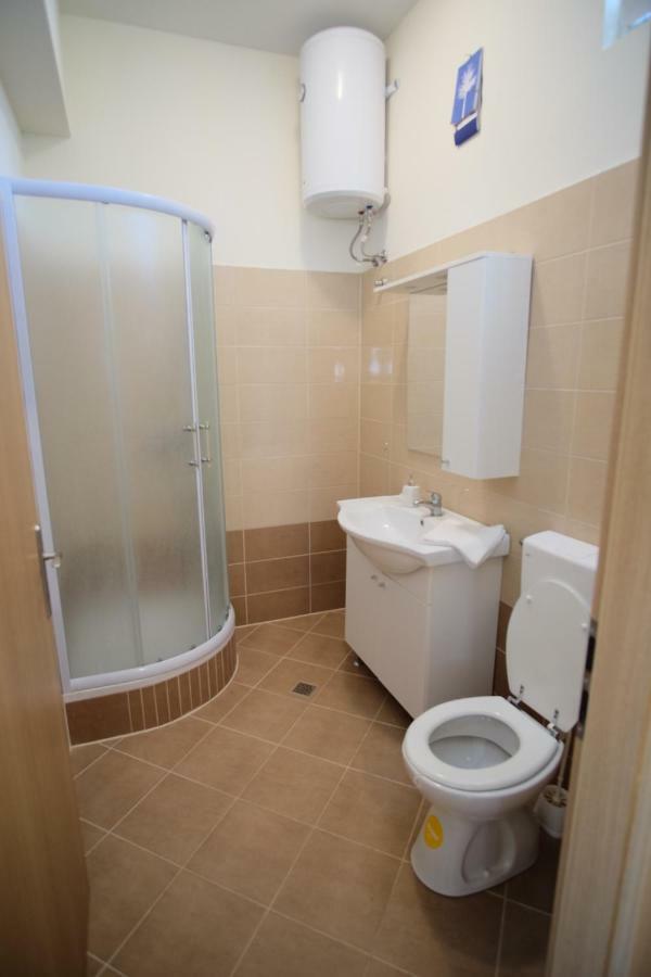 Apartmani Viktorija Vrana  Dış mekan fotoğraf