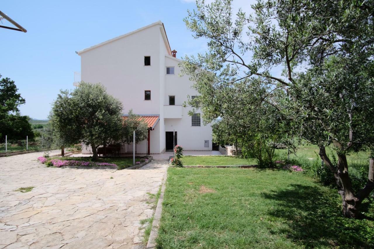 Apartmani Viktorija Vrana  Dış mekan fotoğraf