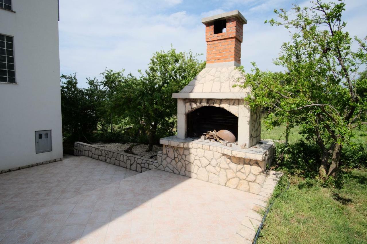 Apartmani Viktorija Vrana  Dış mekan fotoğraf