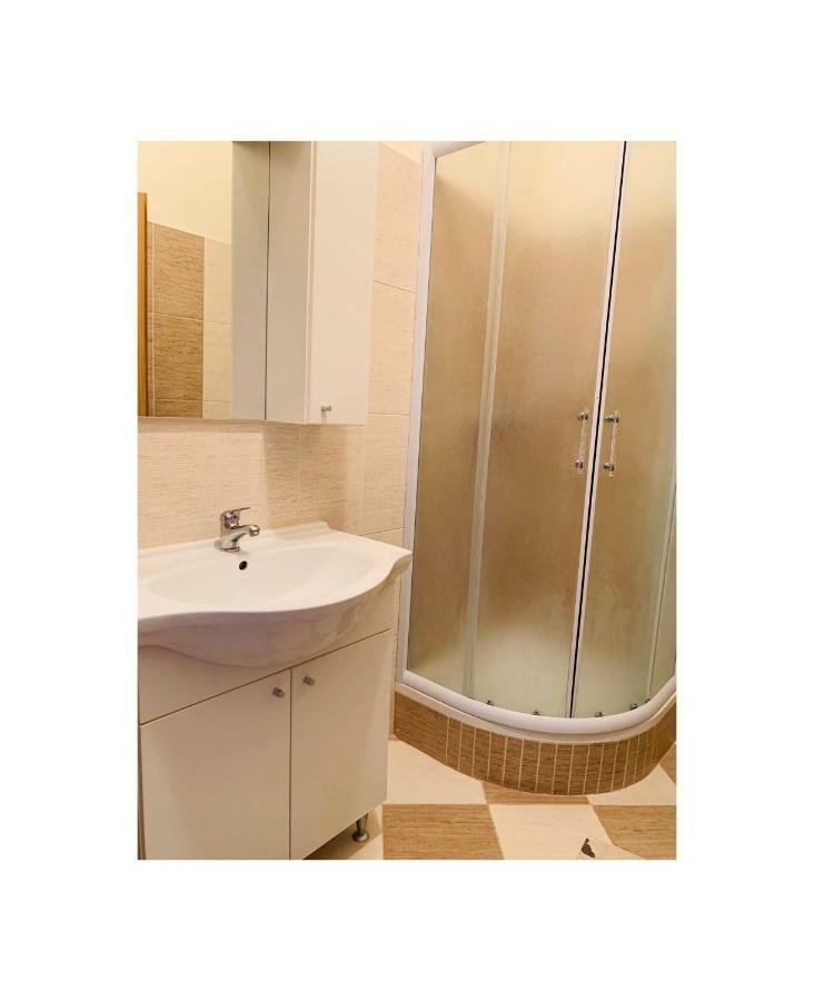 Apartmani Viktorija Vrana  Dış mekan fotoğraf
