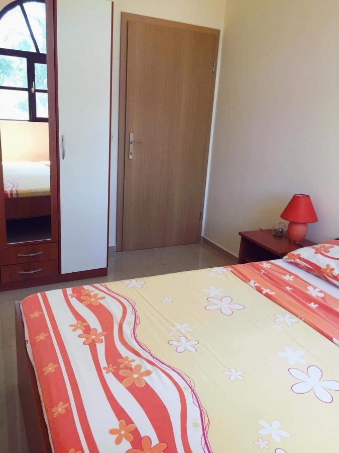 Apartmani Viktorija Vrana  Dış mekan fotoğraf