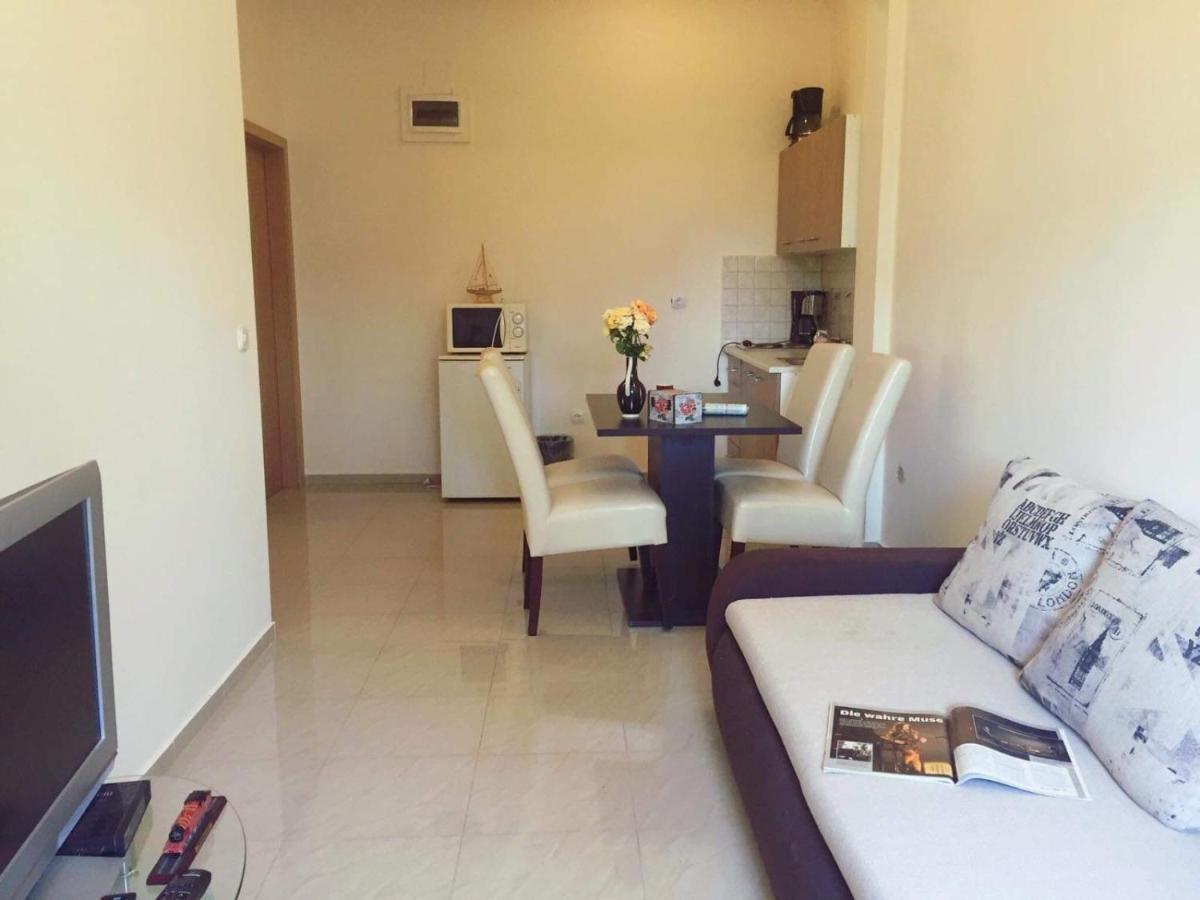 Apartmani Viktorija Vrana  Dış mekan fotoğraf